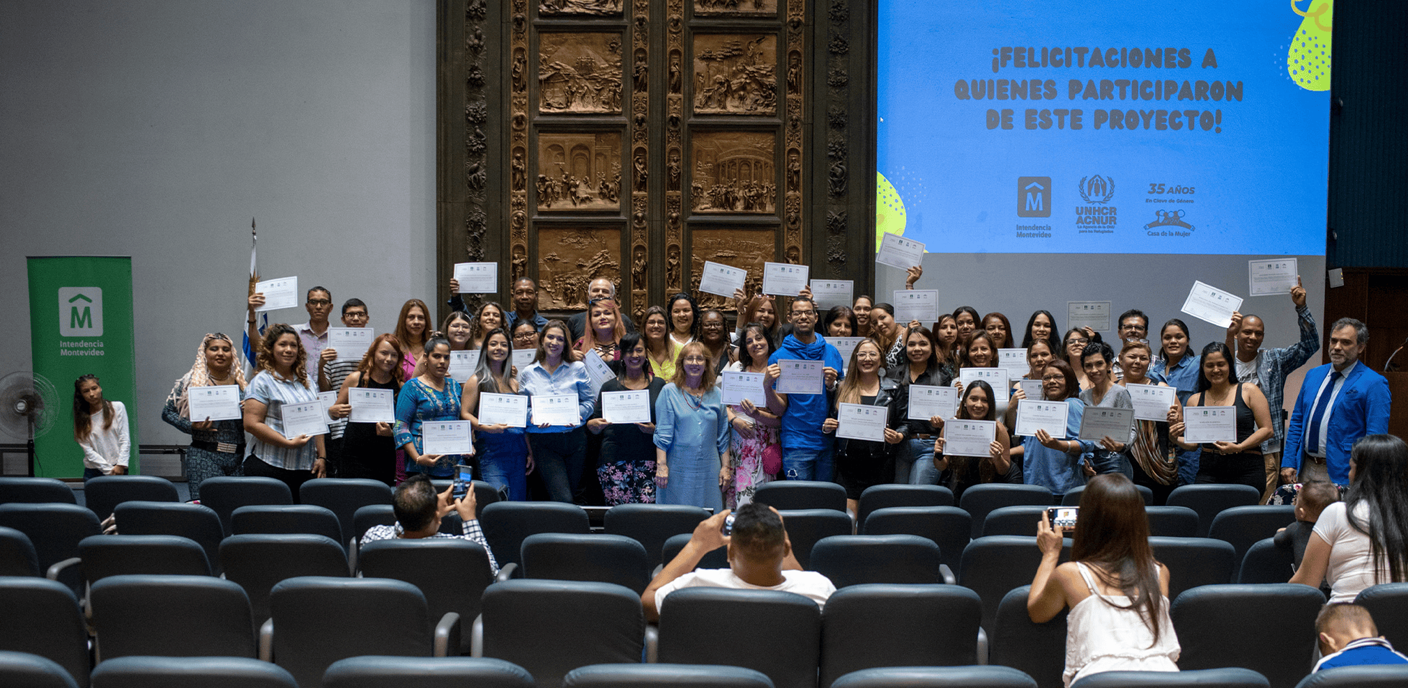 Entrega de certificados a participantes de cursos de capacitación laboral dirigidos a personas refugiadas, solicitantes de asilo y migrantes con necesidad de protección internacional.